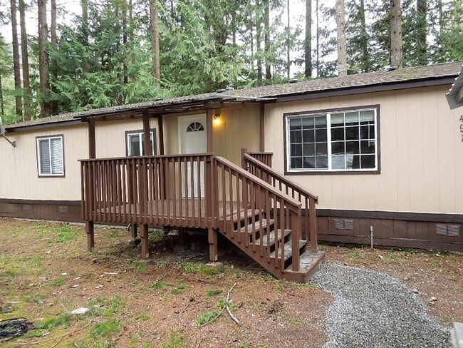 Building Photo - Remodeled 3 Bedroom Home with 2 Car Garage!
