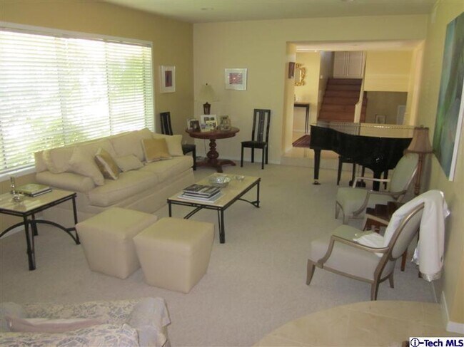 Building Photo - 2716 Ridgepine Dr