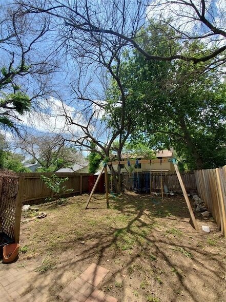 Building Photo - 9008 Sanger Dr