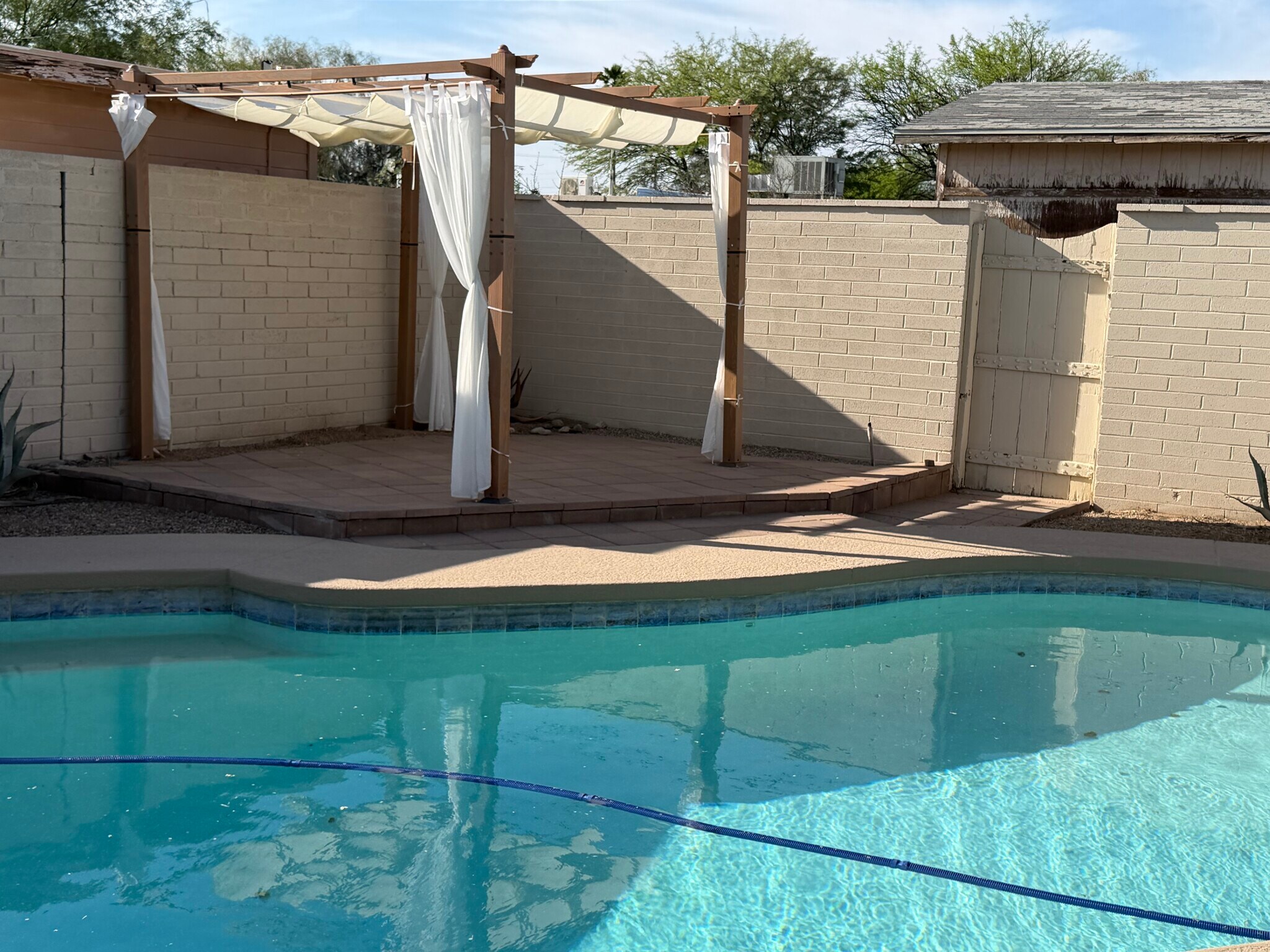 Building Photo - 2825 E 21st St