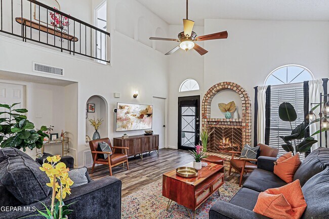 Building Photo - 12120 Desert Quail Ave