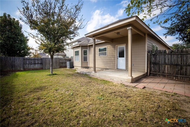 Building Photo - 433 Stonebrook Dr
