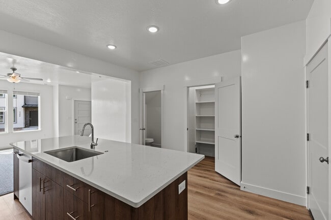 Building Photo - NT 3380