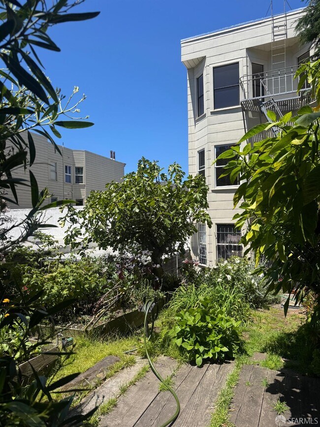 Building Photo - 1459 Haight St
