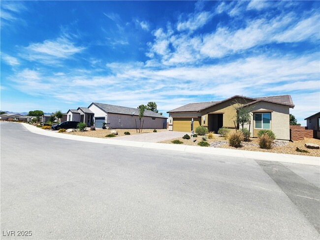 Building Photo - 4096 E Cactus Cyn Dr