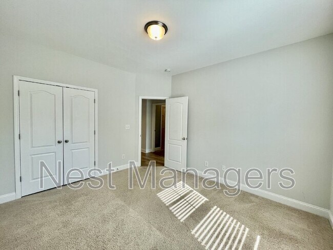 Building Photo - 279 Cromwell Ct