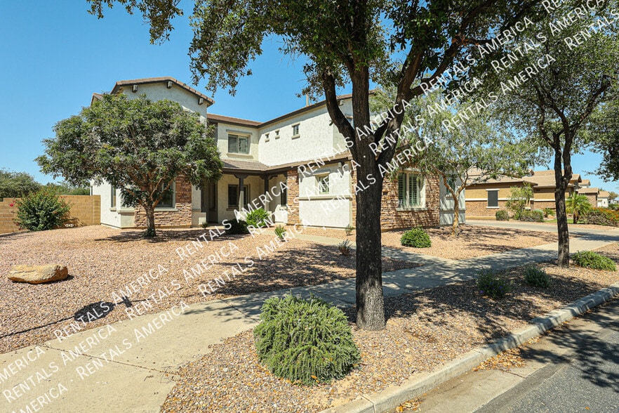 Building Photo - 18676 E Braeburn Ln