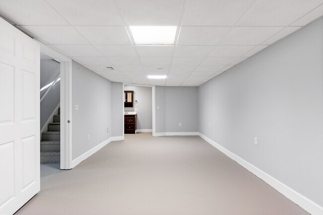 Building Photo - 603 Bitsy Ln