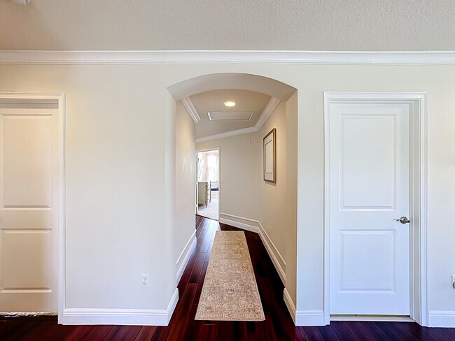 Building Photo - 11251 SW Springtree Terrace