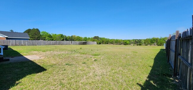 Building Photo - 3599 Drayton Dr