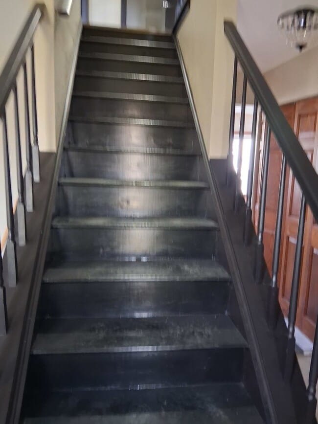 Building Photo - 1210 Diane Ln