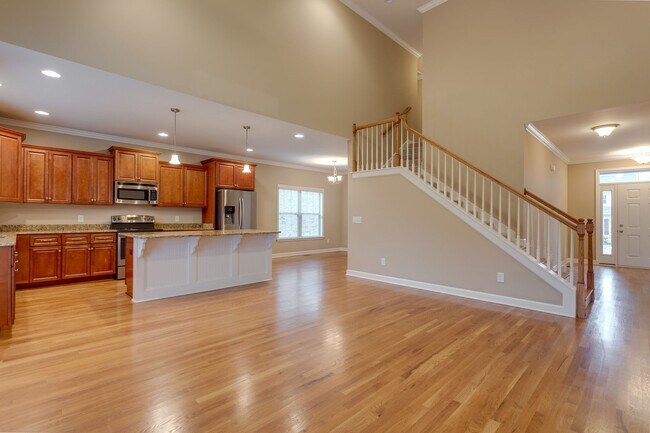 Building Photo - 4-Bed/3-Bath with Bonus Rm. in Spring Hill!