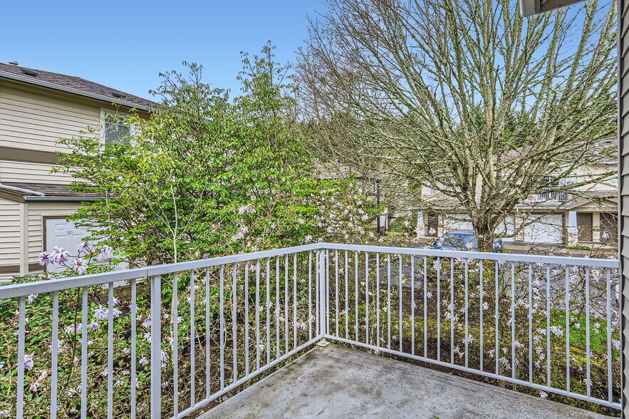 Building Photo - 14700 SW Sandhill Loop