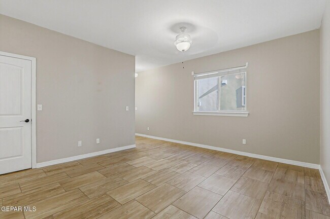 Building Photo - 717 HC Gilbert Minjares Dr