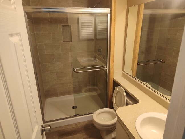 Building Photo - Gorgeous 2 bed Aurora condo for rent