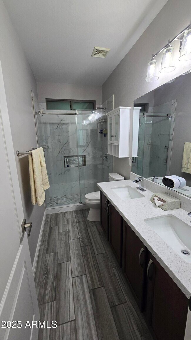 Building Photo - 17591 W Dahlia Dr