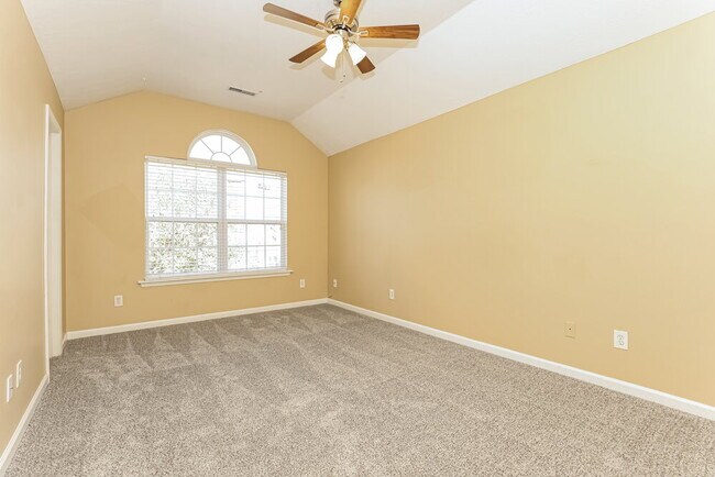 Building Photo - 1321 E Nir Shreibman