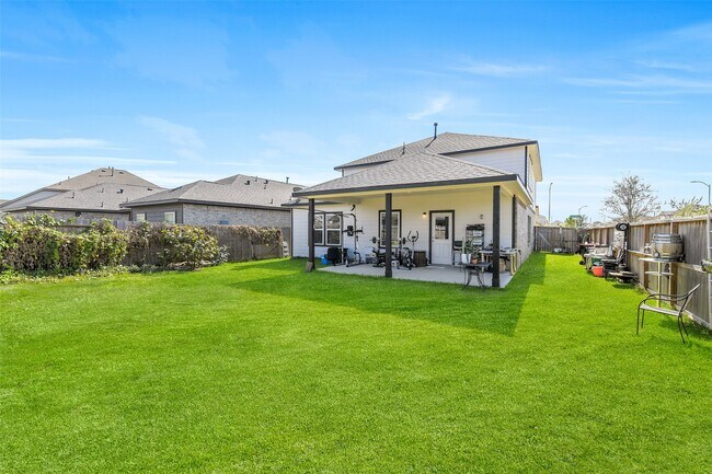 Building Photo - 22222 Opa Gln Dr