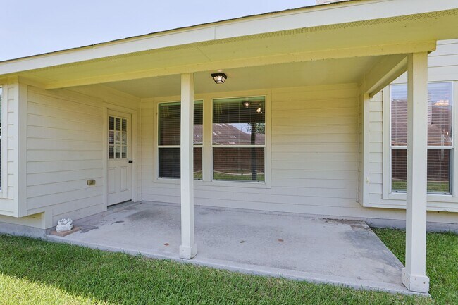 Building Photo - 11110 Fall Point Dr