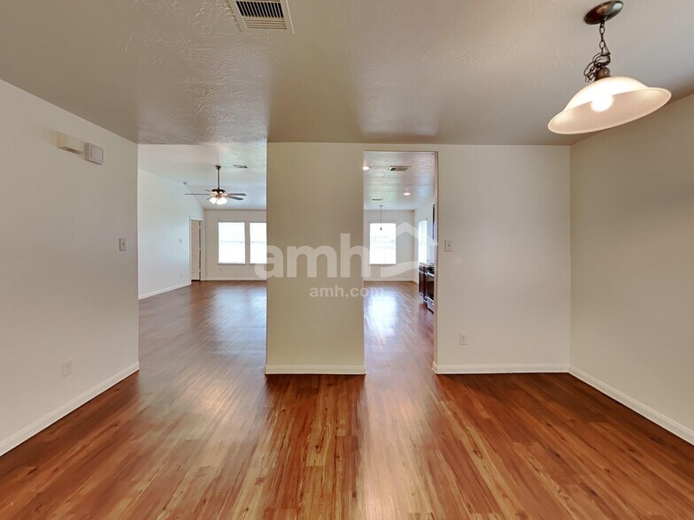Building Photo - 26 Mira Loma Dr