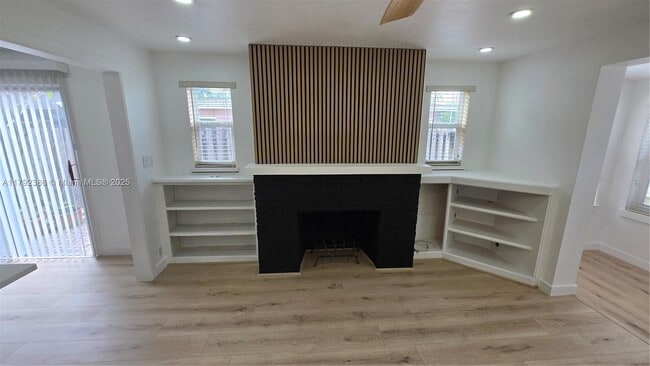 Building Photo - 1448 NE 24th Ct