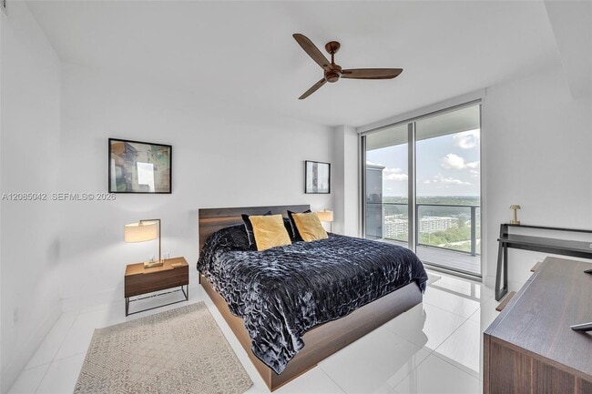 Building Photo - 16385 Biscayne Blvd