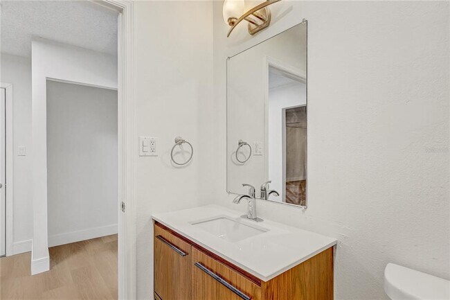 Building Photo - 7012 Pin Cherry Ln