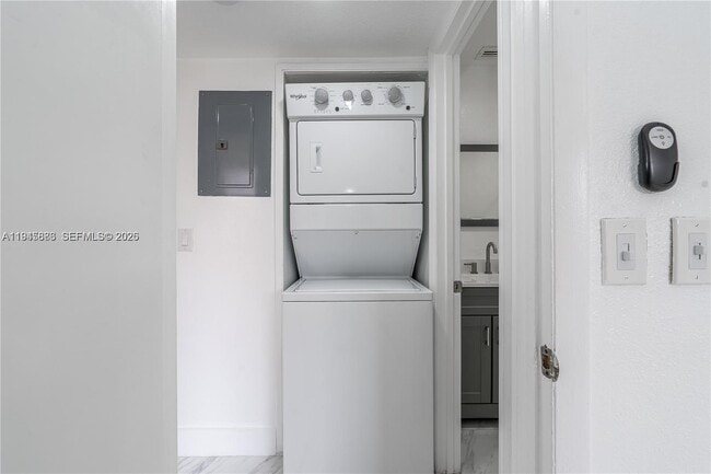 Building Photo - 1031 Adams Ave