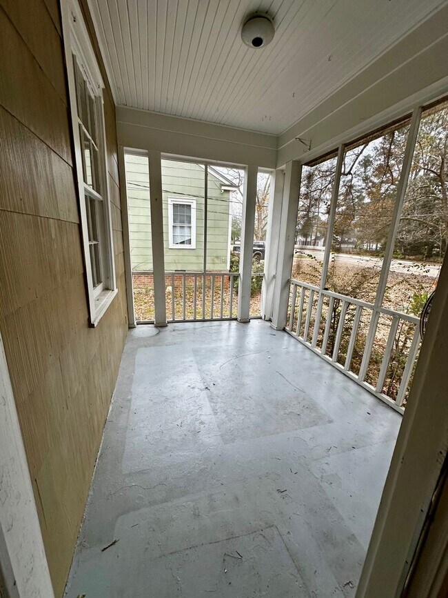 Building Photo - COMING SOON!!! Beautifully Renovated 3 bed/ 2 Bath in North Jackson