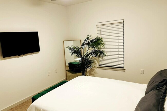 Building Photo - 14533 Star Water Rd