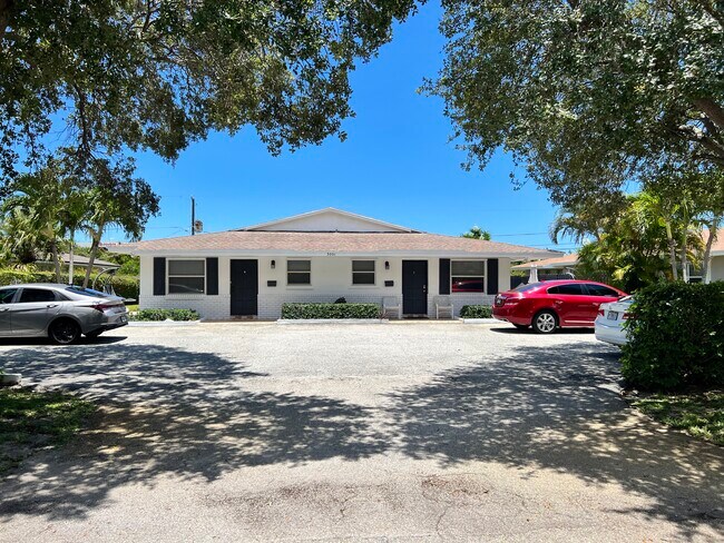 Building Photo - 3001 Albatross Rd