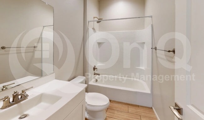 Building Photo - 7075 Vuelta Aguarachay