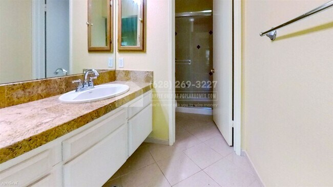 Building Photo - 3 br, 2.5 bath Townhome - 4246 Atlantic Co...