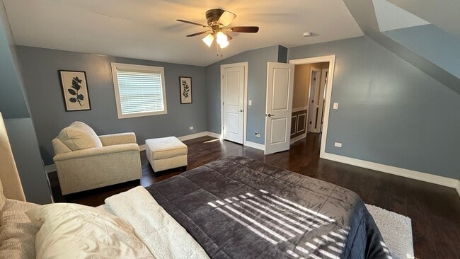 Building Photo - 8408 S Lorel Ave