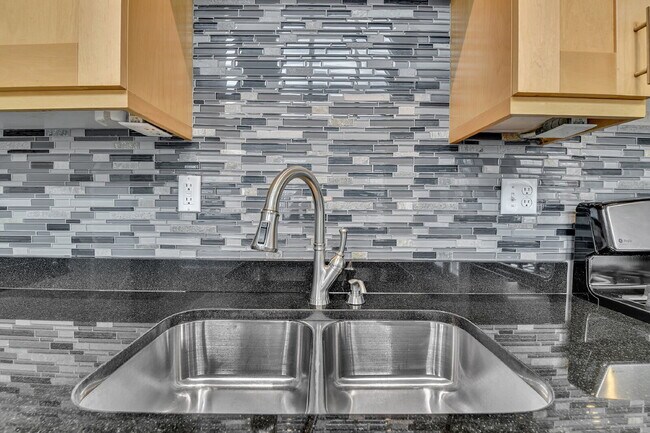 Building Photo - $2,995.00, 2-bedroom, 2.5-bath home locate...
