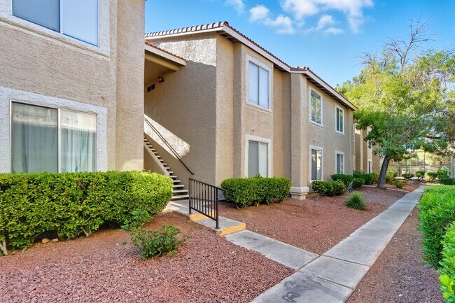 Primary Photo - Stylish Summerlin-Area 2 Bedroom Condo wit...