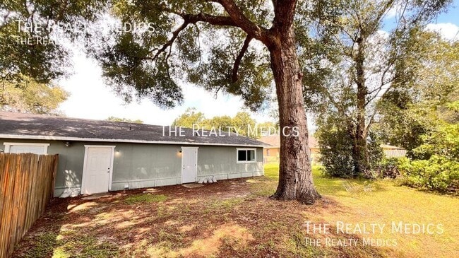 Building Photo - 1430 Monroe St