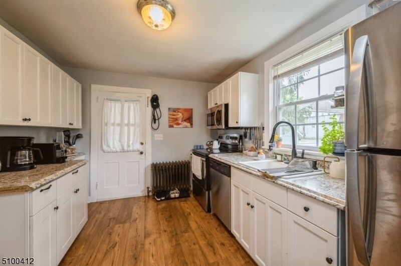 Building Photo - 15 Center St