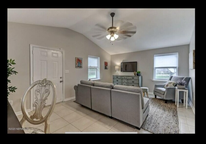 Building Photo - 4261 Key Largo Dr