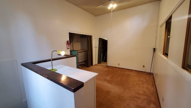 Building Photo - 1 BDRM Kings Run Condo w/ HOA Amenities, V...