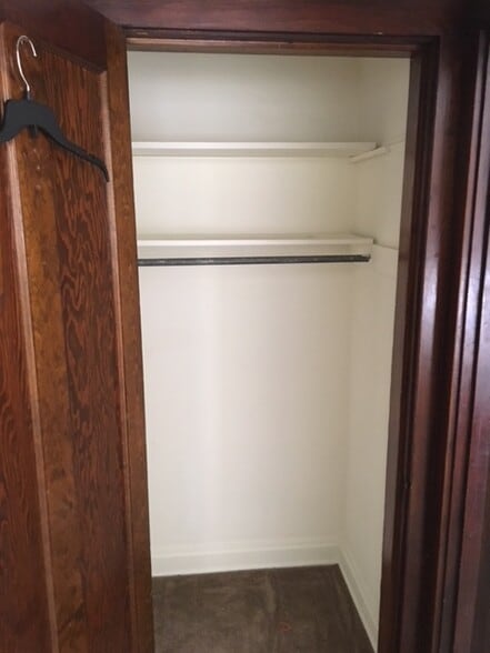 Building Photo - 6619 Bantry Ave