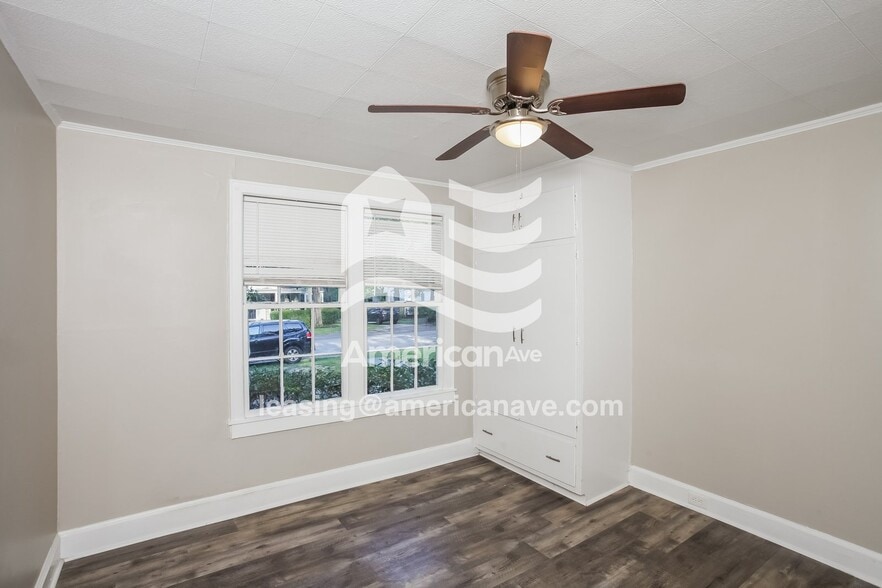 Building Photo - 608 S Bonham Rd