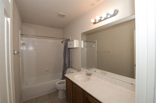 Building Photo - 16807 Luckenwald Dr