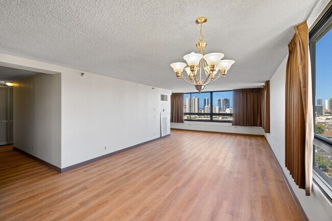 Building Photo - Spacious 2 Bedroom, 2 Bath with 2 Assigned Parking Stalls!