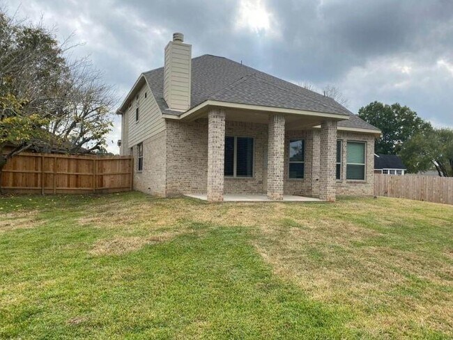 Building Photo - 10918 Hillside Dr