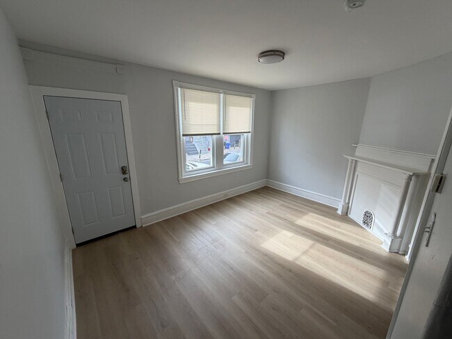 Building Photo - Charming 2BR/1Bath House! Section 8 ONLY!