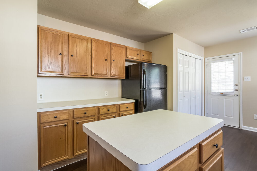 Building Photo - 21054 Carmel Valley Dr