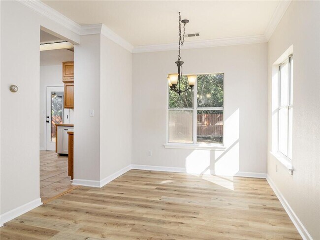 Building Photo - 1716 Ramona Cir