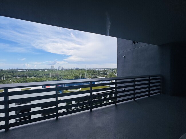 Building Photo - 16385 Biscayne Blvd