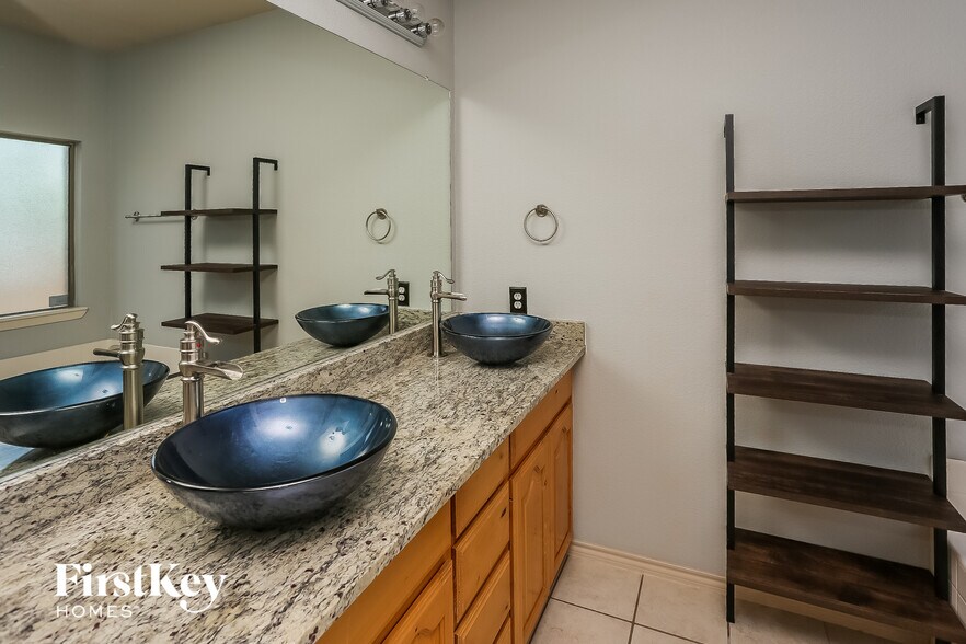 Building Photo - 14413 Artesia Ct